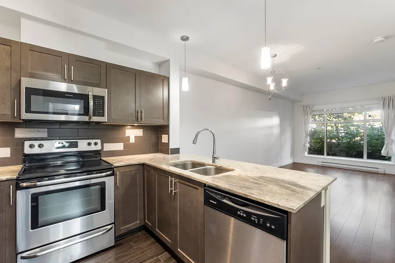 L115 13468 KING GEORGE BOULEVARD - photo 1 of 25