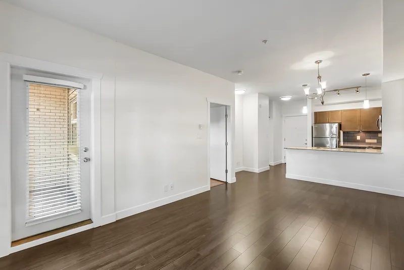 L115 13468 KING GEORGE BOULEVARD - photo 4 of 25