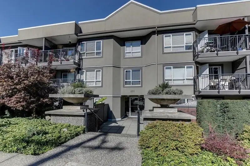 316 555 W 14TH AVENUE - photo 1 of 7