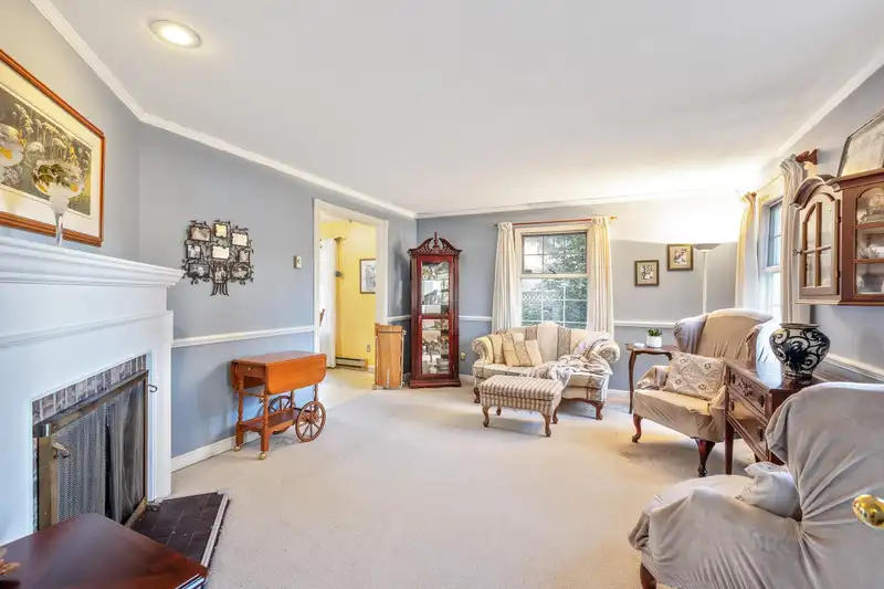 12724 25A AVENUE - photo 3 of 40