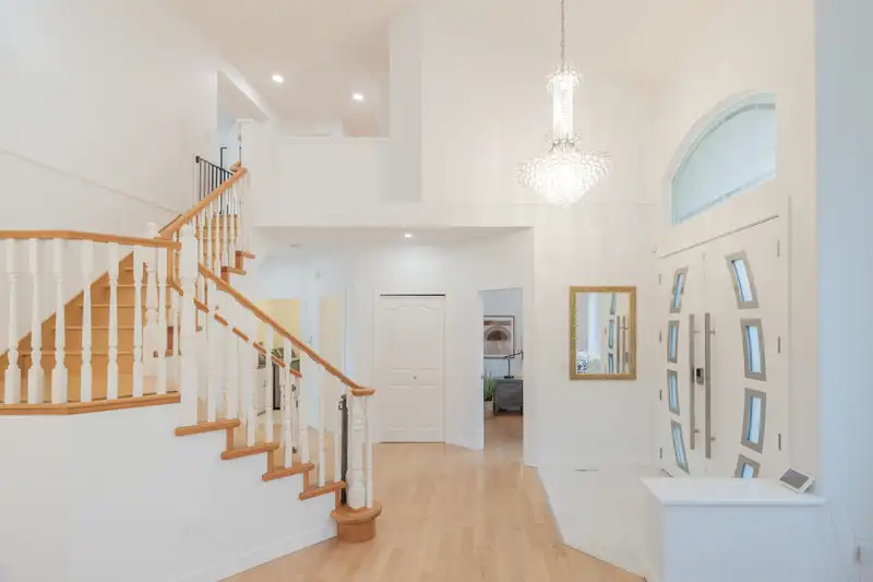 115 LINDEN COURT - photo 3 of 40
