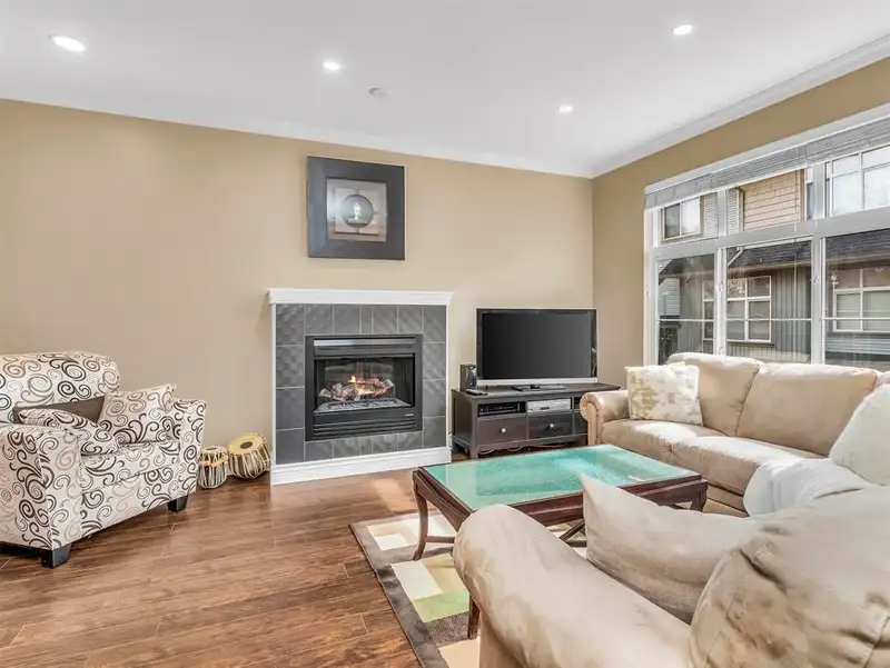 61 7518 138 STREET - photo 3 of 40