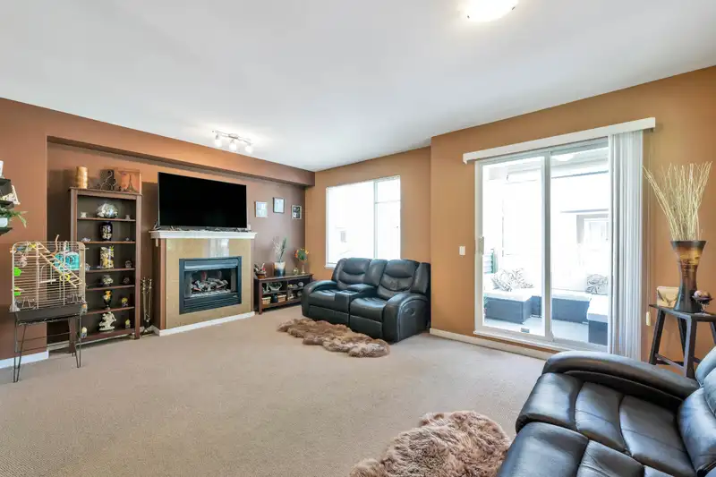 95 6575 192 STREET - photo 4 of 40