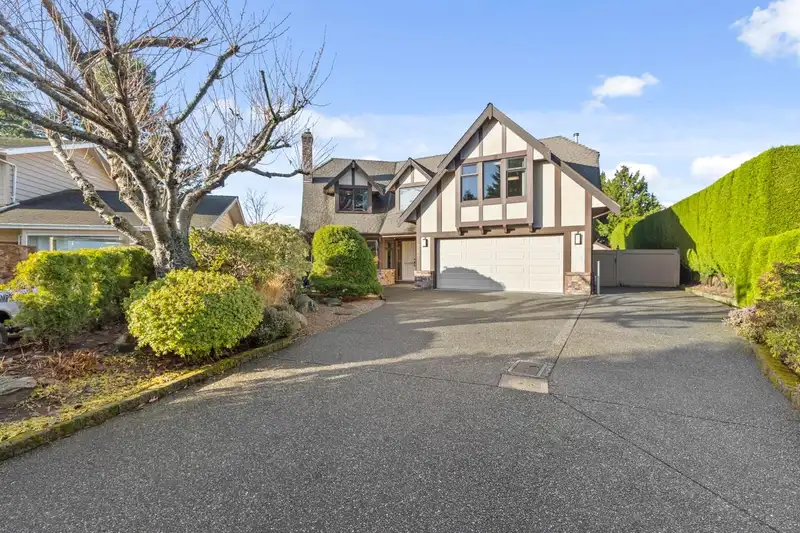 1887 144A STREET - photo 2 of 38