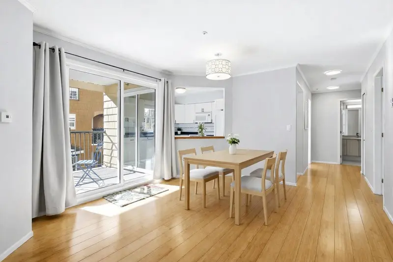 206 5556 14 AVENUE - photo 4 of 25