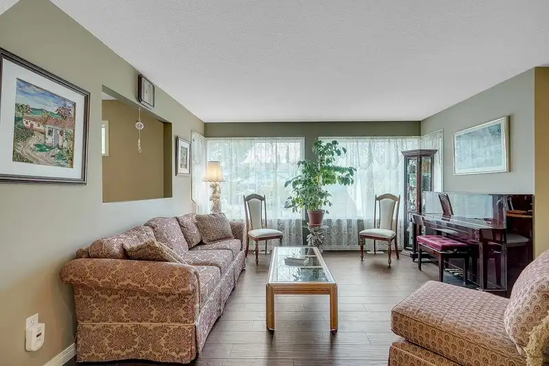 9 16363 85 AVENUE - photo 3 of 40