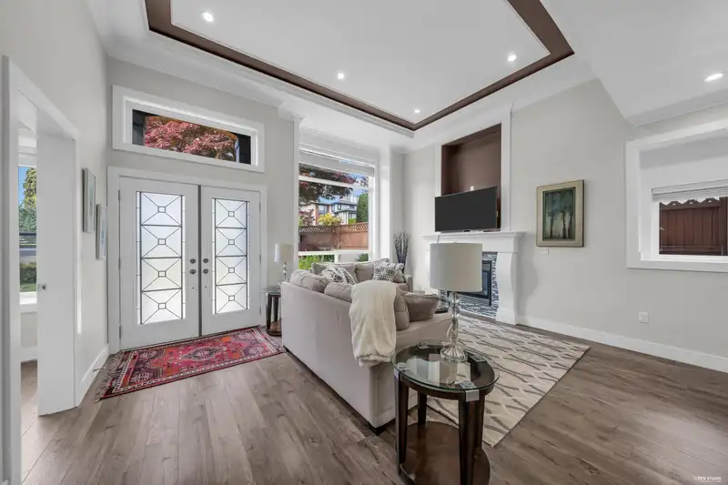 4324 GRETA STREET - photo 4 of 39