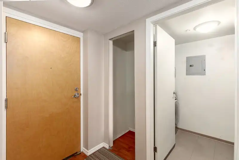 1503 1277 NELSON STREET - photo 3 of 23