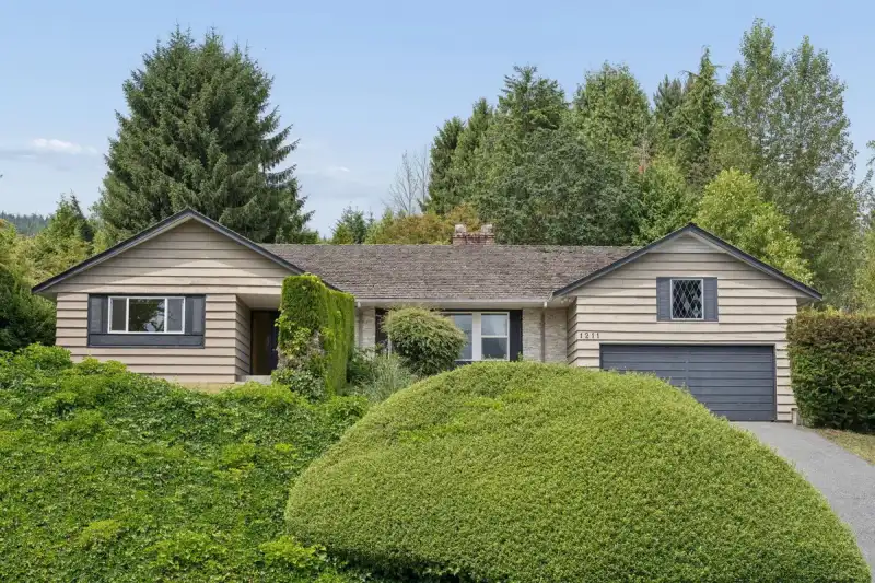 1211 CHARTWELL DRIVE - photo 1 of 39