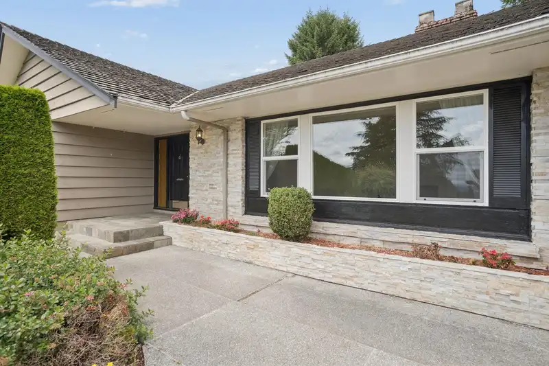 1211 CHARTWELL DRIVE - photo 2 of 39