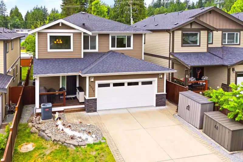 4072 COAST MERIDIAN ROAD - photo 4 of 40