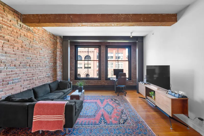 405 310 WATER STREET - photo 2 of 25