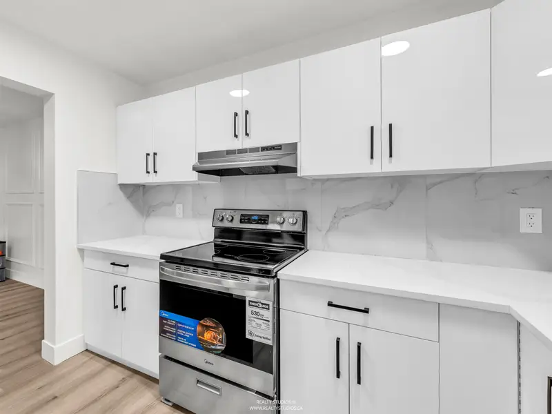 111 10698 151A STREET - photo 4 of 25