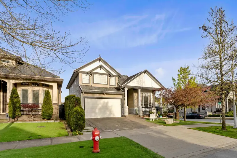 7012 149TH STREET - photo 2 of 25