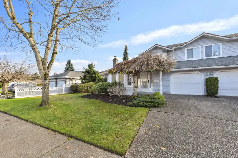 18 14316 19A AVENUE - photo 1 of 25