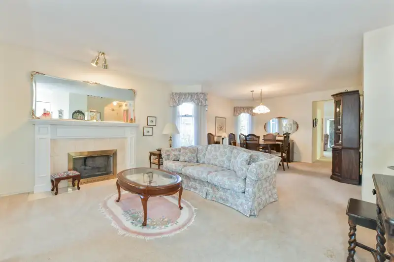 18 14316 19A AVENUE - photo 3 of 25