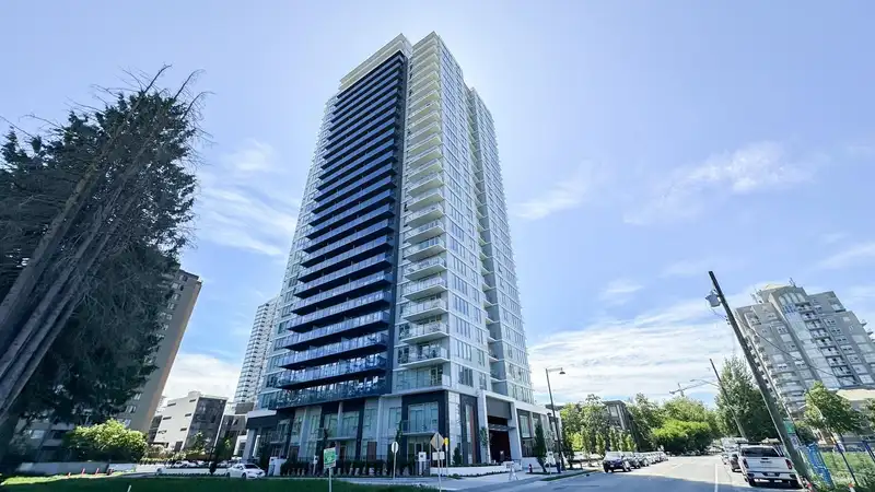 312 13428 105 AVENUE - photo 1 of 33