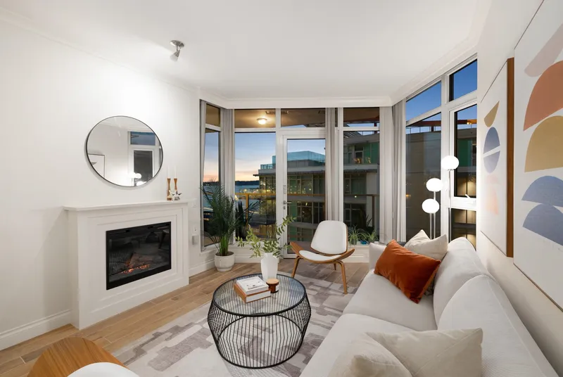 803 199 VICTORY SHIP WAY - photo 2 of 25