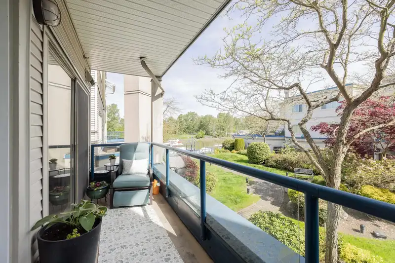 204 4733 W RIVER ROAD - photo 2 of 35