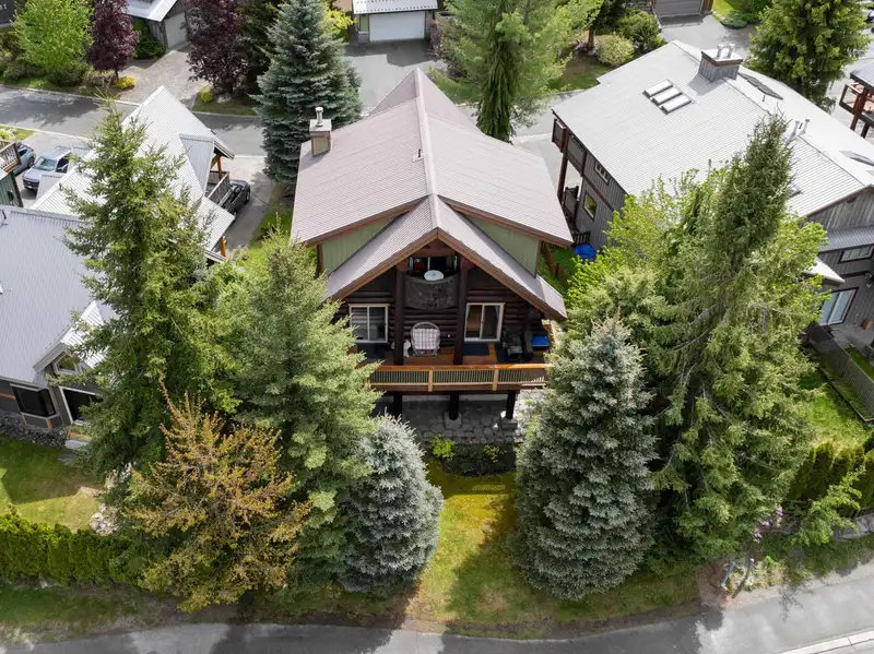 7270 SPRUCE GROVE CIRCLE - photo 3 of 40