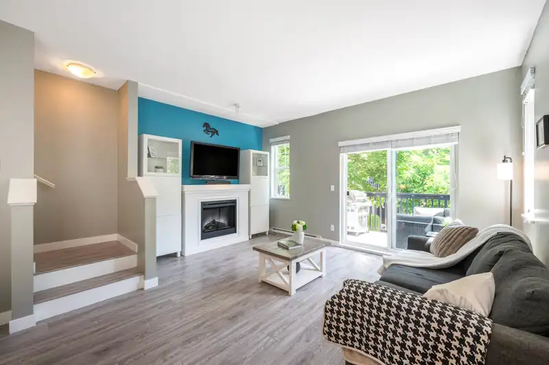 42 8385 DELSOM WAY - photo 4 of 40