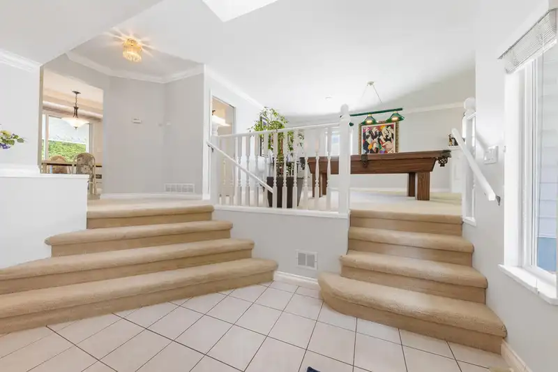 11458 90 AVENUE - photo 4 of 36