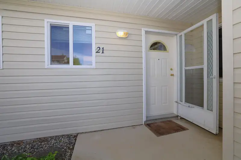 21 5610 TRAIL AVENUE - photo 3 of 26