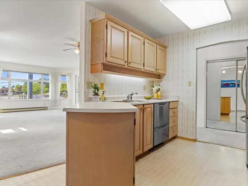 406 1220 FIR STREET - photo 4 of 35