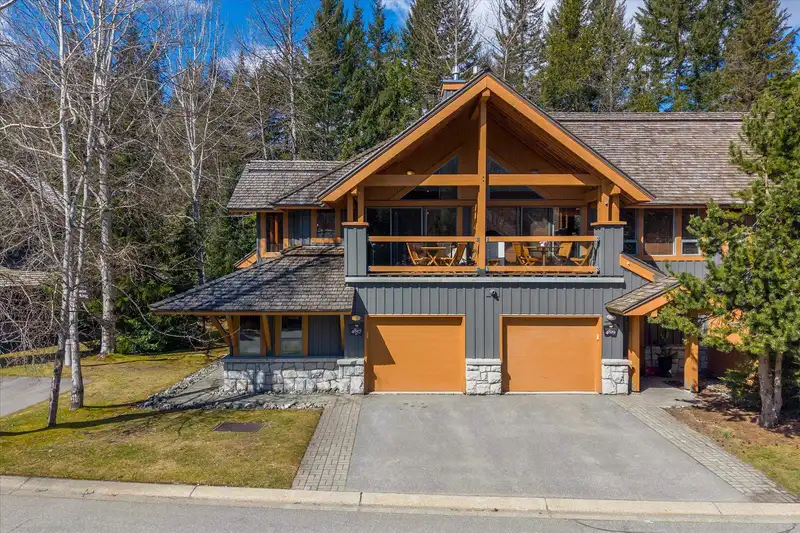 4827 CASABELLA CRESCENT - photo 1 of 26