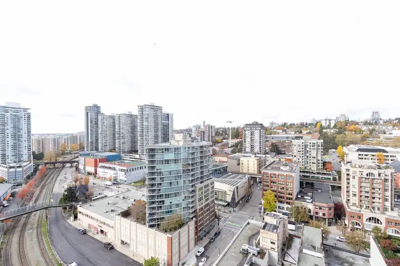 1704 680 QUAYSIDE DRIVE - photo 3 of 28
