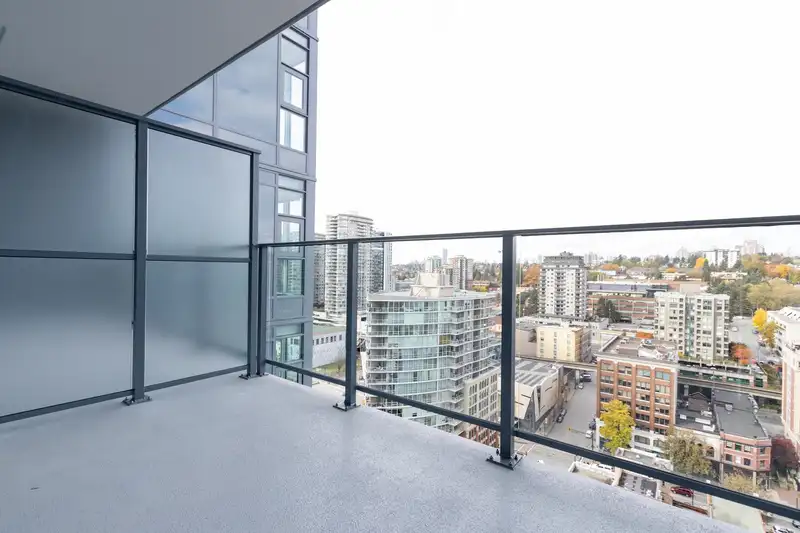 1704 680 QUAYSIDE DRIVE - photo 4 of 28