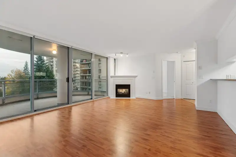 701 739 PRINCESS STREET - photo 2 of 34