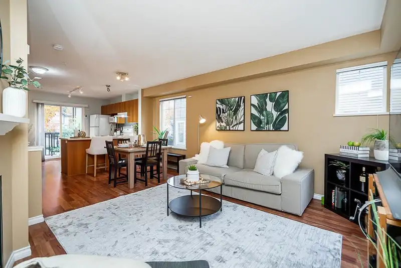 33 20176 68 AVENUE - photo 3 of 29