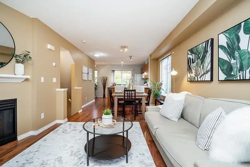 33 20176 68 AVENUE - photo 4 of 29