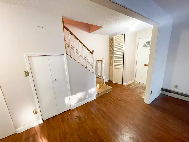 13 9402 122 STREET - photo 3 of 19