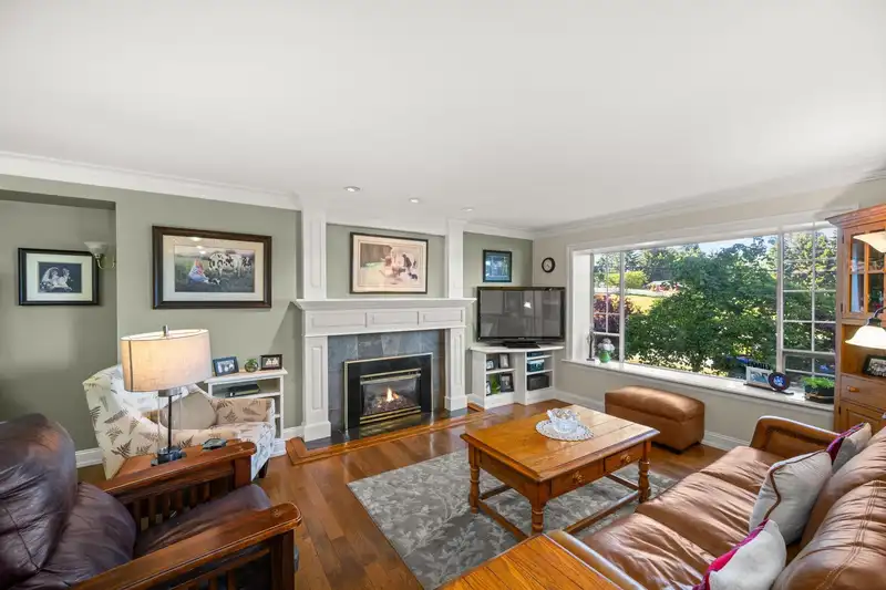 29484 DUNCAN AVENUE - photo 4 of 40