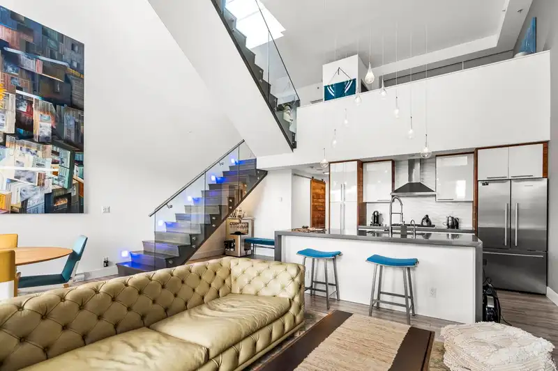 606 29 SMITHE MEWS - photo 1 of 40
