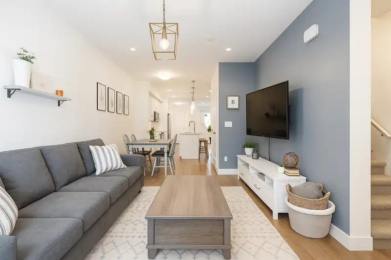 3 20901 83 AVENUE - photo 1 of 33
