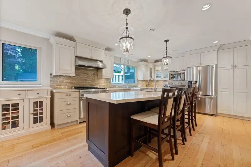 12661 20 AVENUE - photo 4 of 40