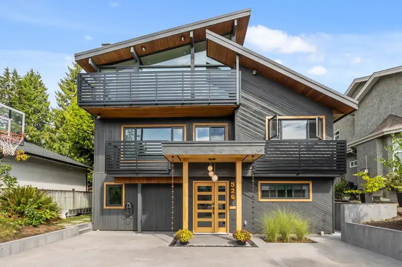 526 W KINGS ROAD - photo 2 of 40
