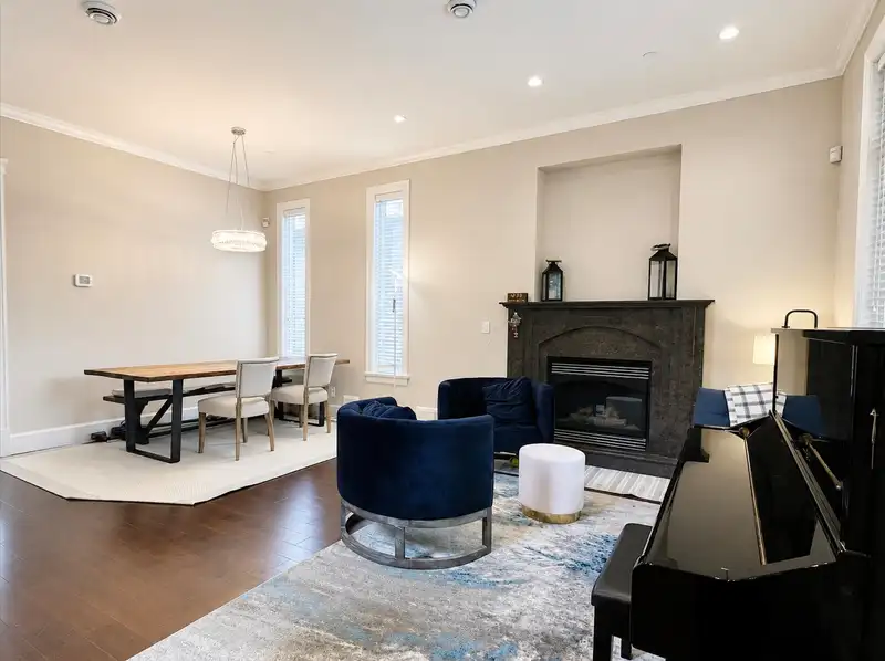 4467 BLENHEIM STREET - photo 2 of 7