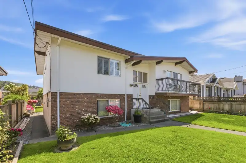 1108 CLIFF AVENUE - photo 2 of 40