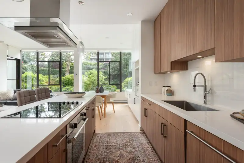 115 1420 DUCHESS AVENUE - photo 1 of 23