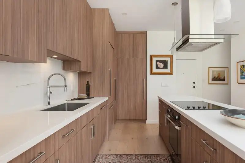 115 1420 DUCHESS AVENUE - photo 3 of 23