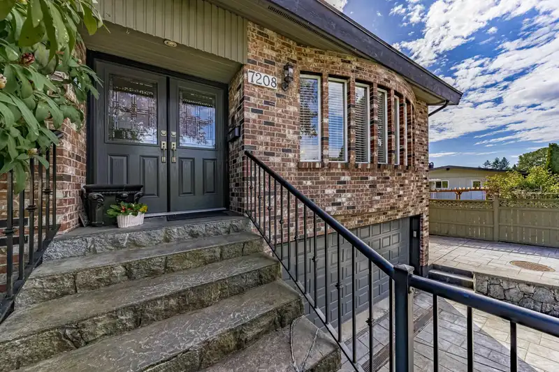 7208 HEWITT STREET - photo 4 of 40