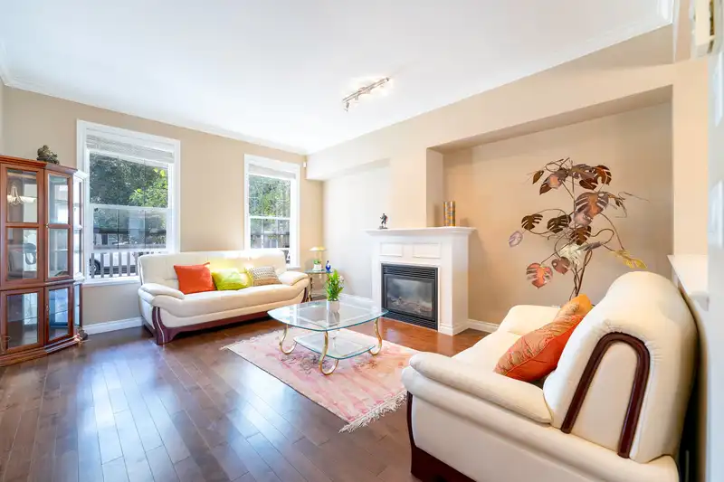 7035 179A STREET - photo 4 of 23
