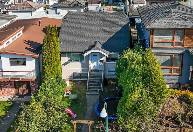 4890 DUMFRIES STREET - photo 1 of 5