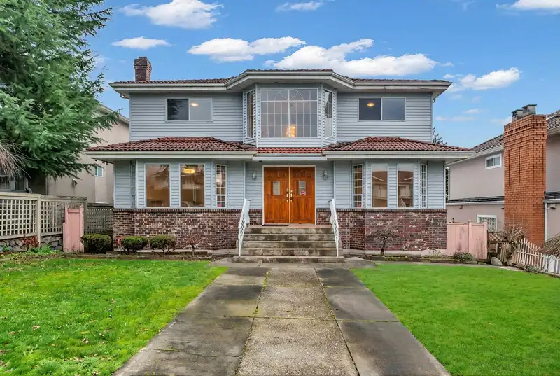 2068 SCARBORO AVENUE - photo 1 of 5