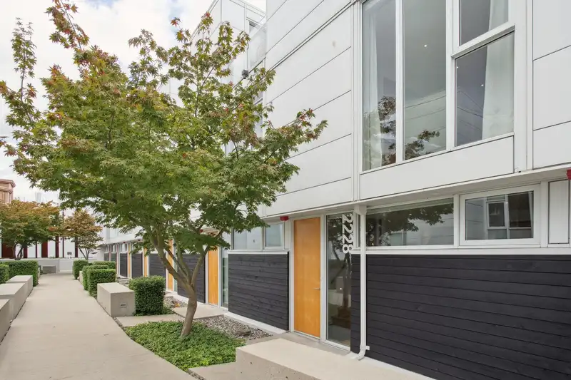 2228 WILLOW STREET - photo 1 of 33