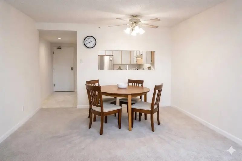 708 460 WESTVIEW STREET - photo 2 of 23